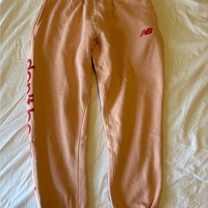 New Balance Men's M Peach Joggers
